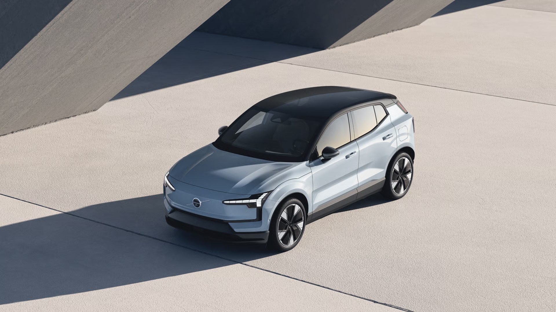 EX30