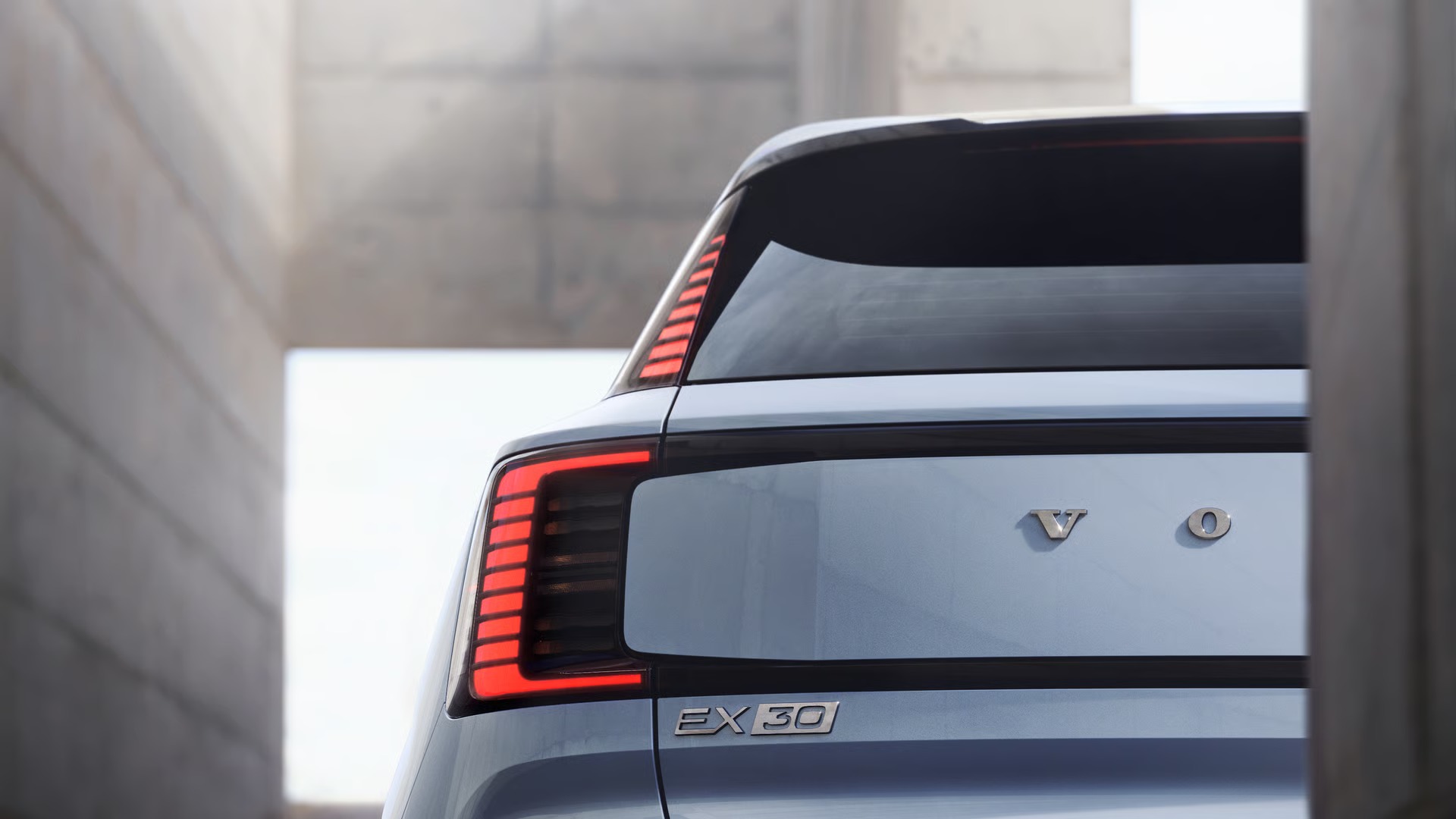 EX30